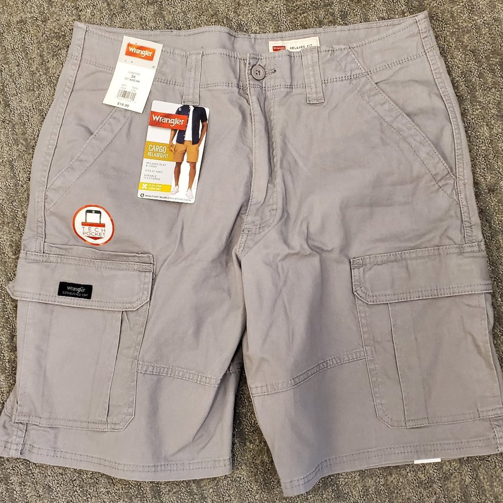 Wrangler Relaxed Fit Cargo Shorts - NWT